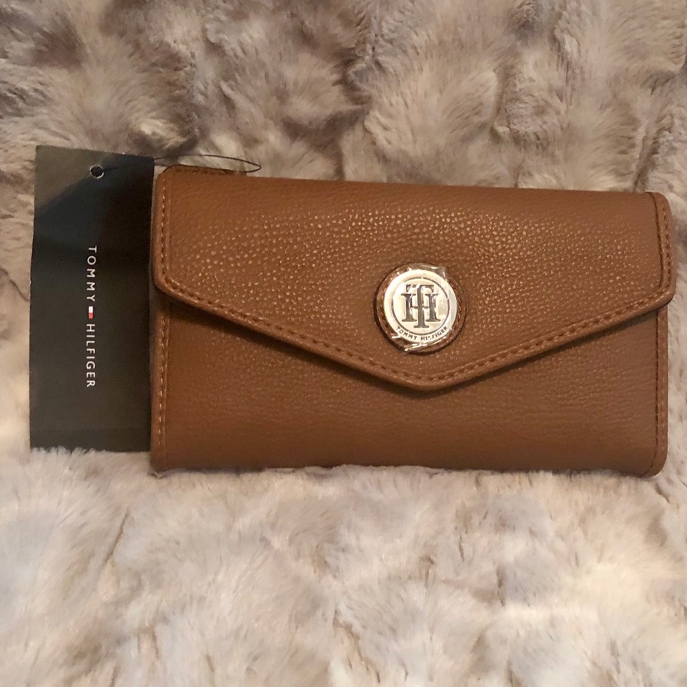 Tommy Hilfiger Envelope Wallet Cognac NWT
